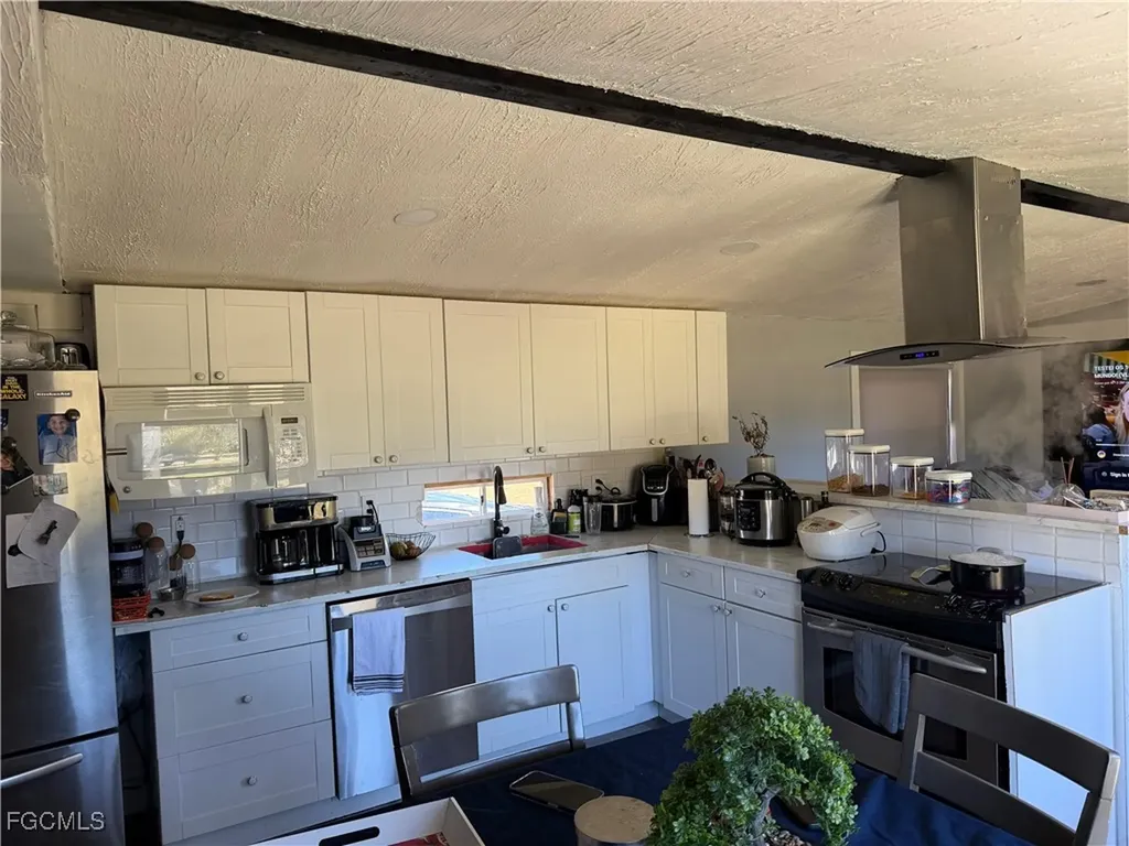 1011 Della Tobias Avenue Clewiston FL 33440