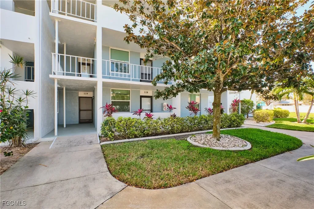 5959 Winkler Road Fort Myers FL 33919
