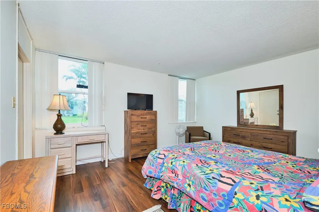 5959 Winkler Road Fort Myers FL 33919