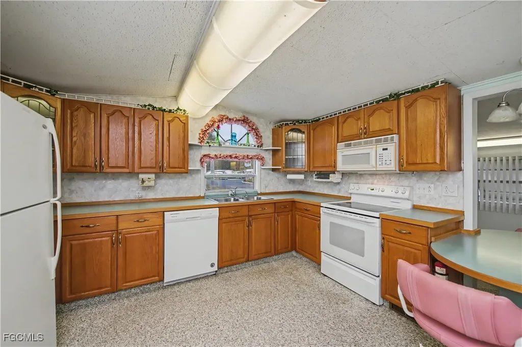 54 La Fonda Lane North Fort Myers FL 33903