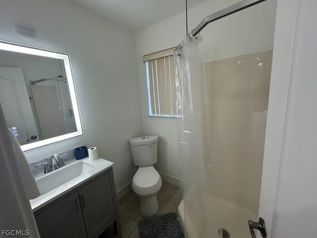 18464 Iris Road Fort Myers FL 33967