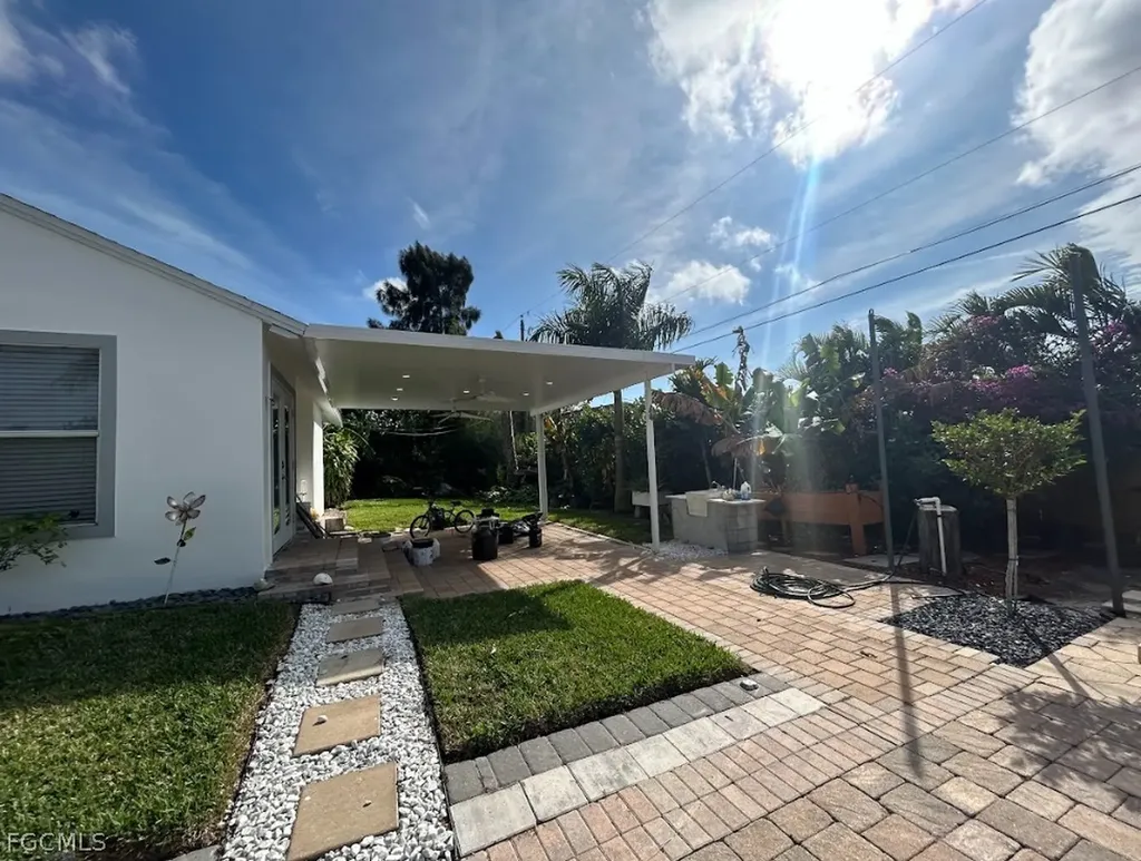 18464 Iris Road Fort Myers FL 33967