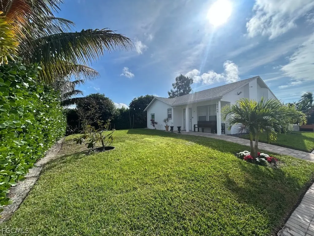 18464 Iris Road Fort Myers FL 33967
