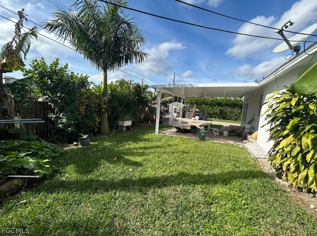 18464 Iris Road Fort Myers FL 33967