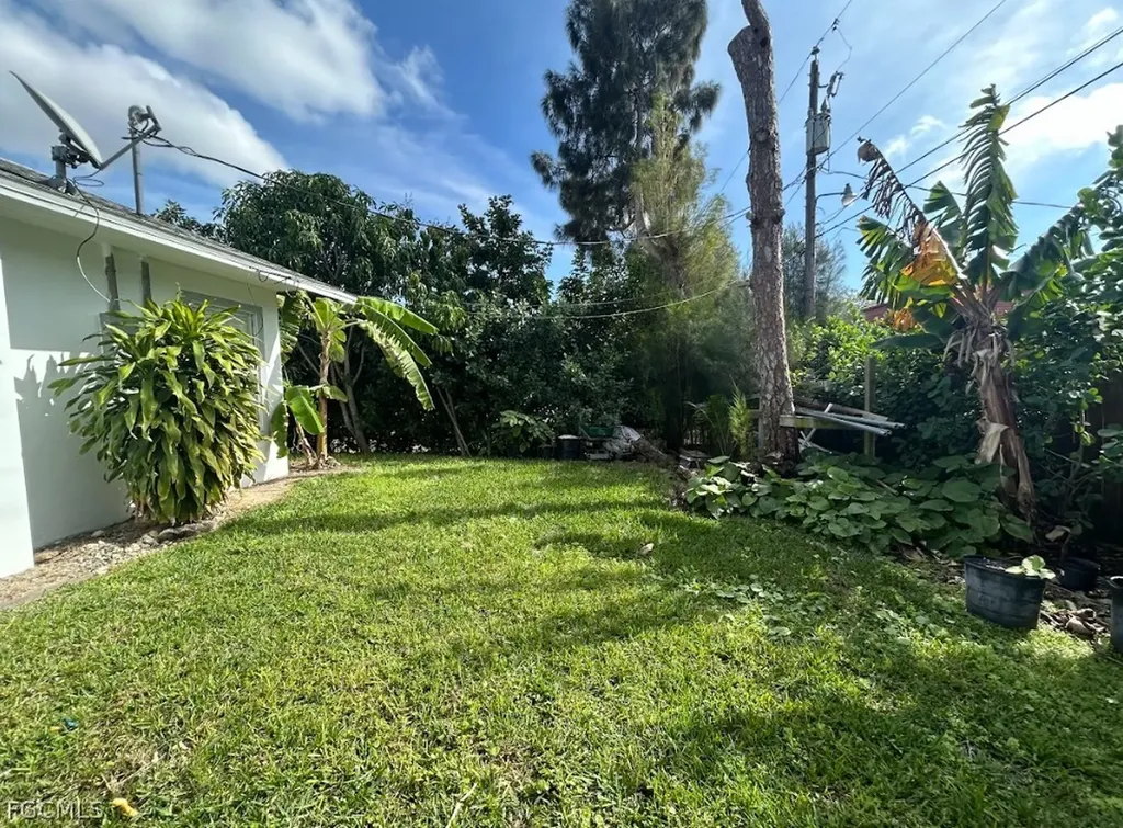 18464 Iris Road Fort Myers FL 33967