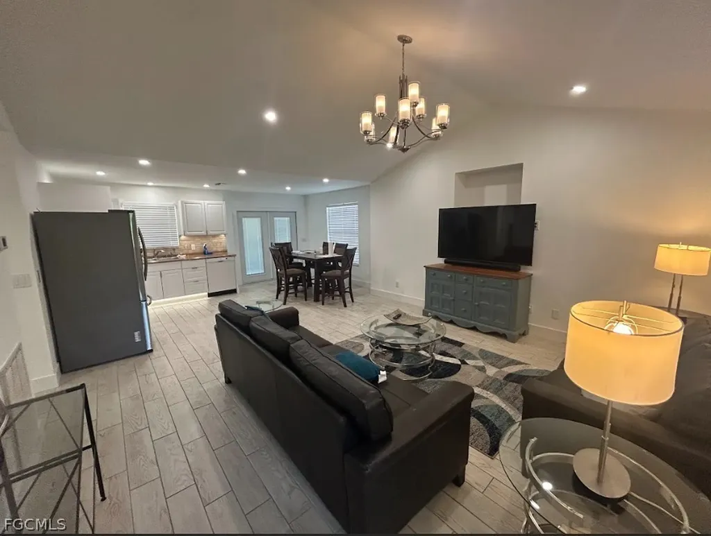 18464 Iris Road Fort Myers FL 33967