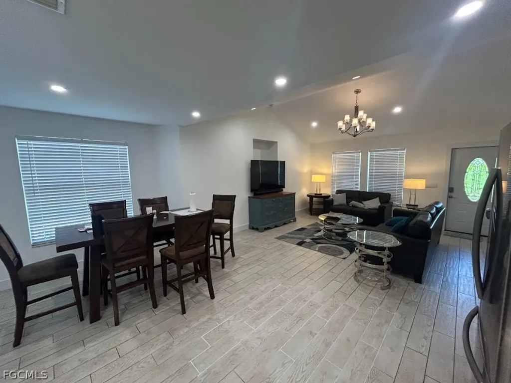 18464 Iris Road Fort Myers FL 33967