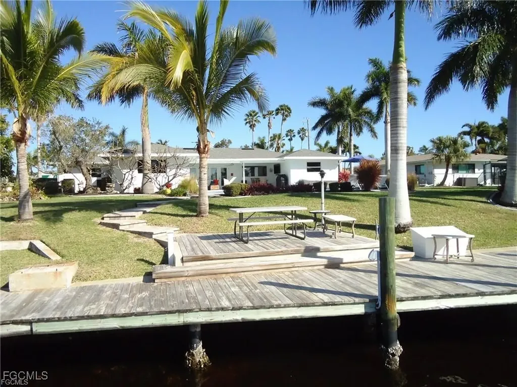 2012 SE 47th Street Cape Coral FL 33904