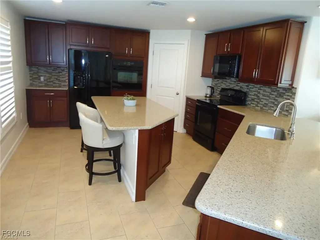 2012 SE 47th Street Cape Coral FL 33904