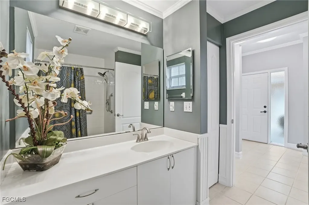 770 Luisa Lane Naples FL 34104