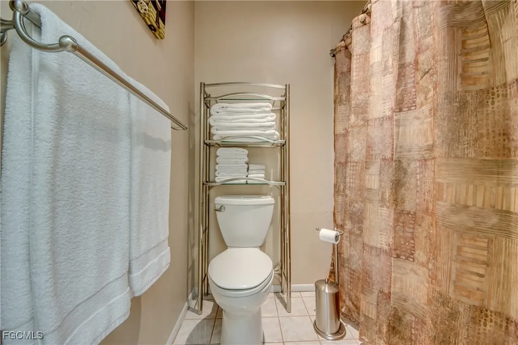 1202 Cape Coral Parkway W Cape Coral FL 33914