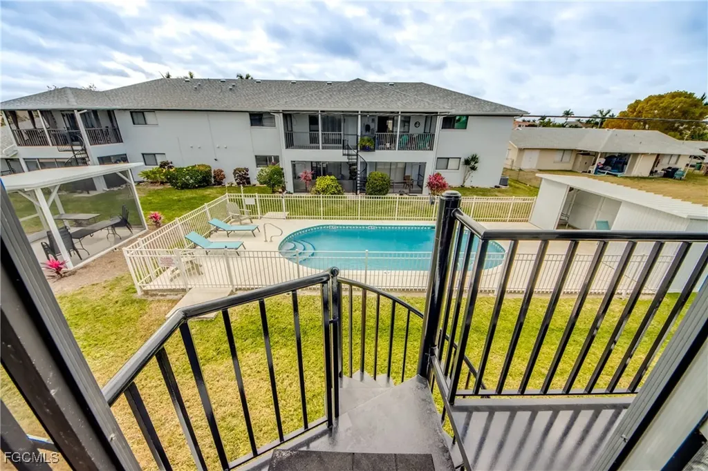 1202 Cape Coral Parkway W Cape Coral FL 33914