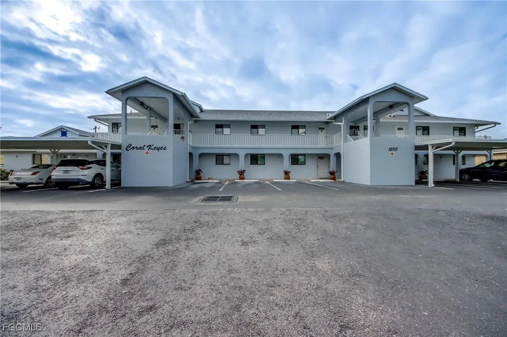1202 Cape Coral Parkway W Cape Coral FL 33914