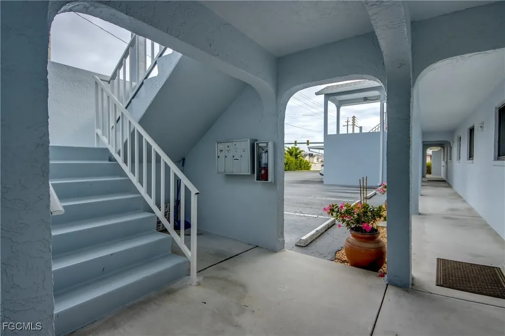 1202 Cape Coral Parkway W Cape Coral FL 33914