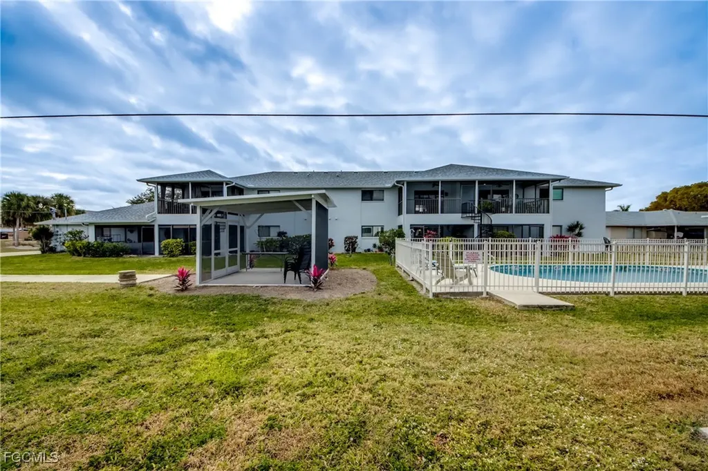 1202 Cape Coral Parkway W Cape Coral FL 33914