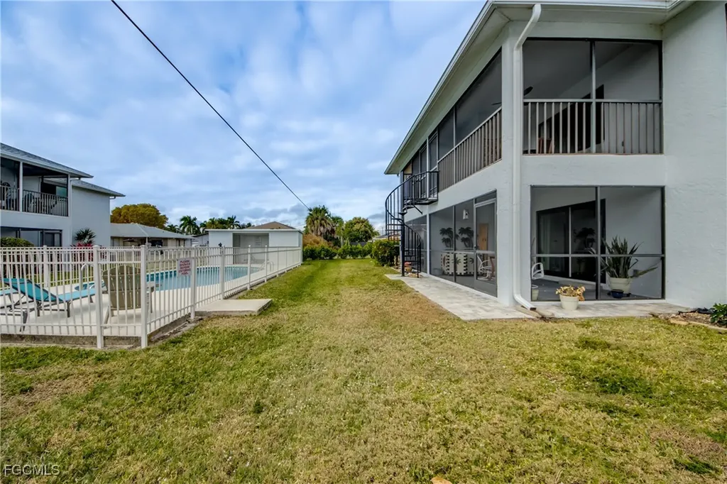 1202 Cape Coral Parkway W Cape Coral FL 33914