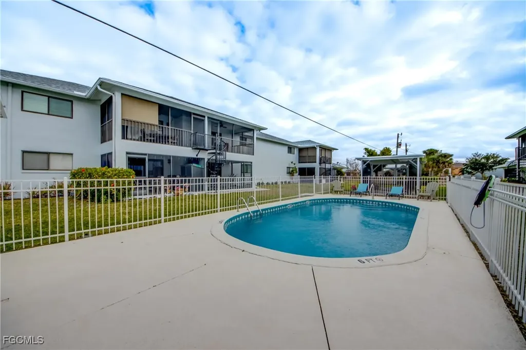 1202 Cape Coral Parkway W Cape Coral FL 33914