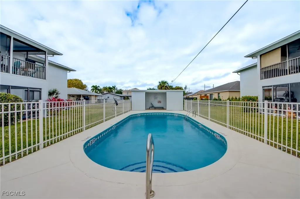 1202 Cape Coral Parkway W Cape Coral FL 33914