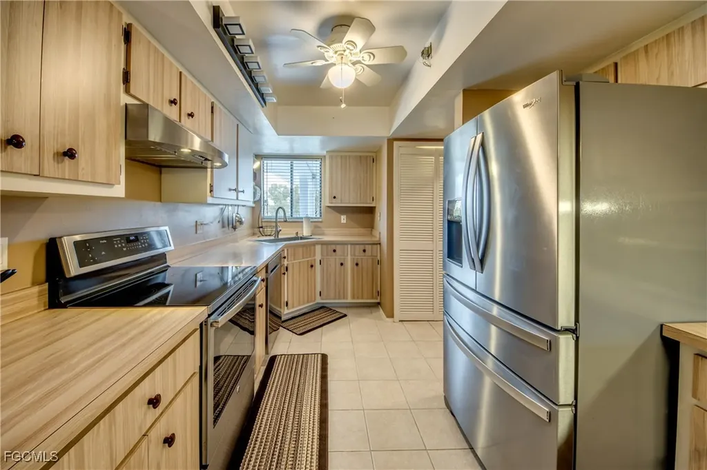 1202 Cape Coral Parkway W Cape Coral FL 33914