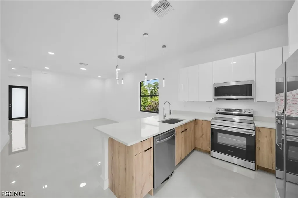 347 Columbus Boulevard S Lehigh Acres FL 33974