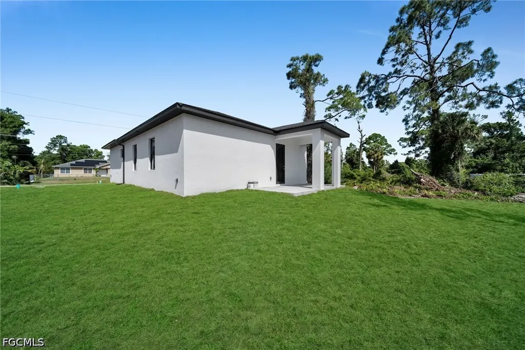 347 Columbus Boulevard S Lehigh Acres FL 33974