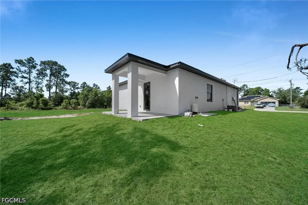347 Columbus Boulevard S Lehigh Acres FL 33974