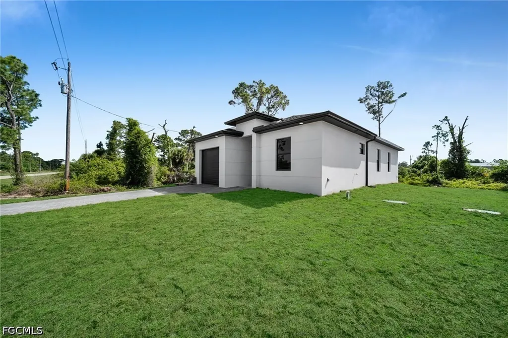 347 Columbus Boulevard S Lehigh Acres FL 33974