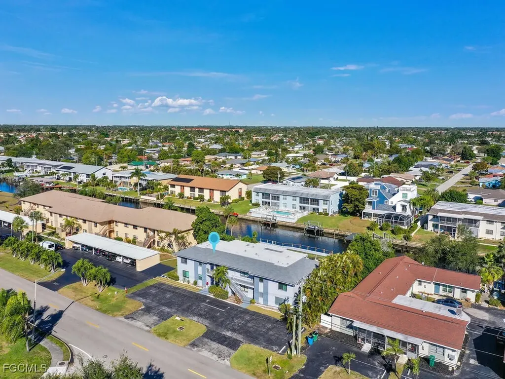 1027 SE 46th Lane Cape Coral FL 33904