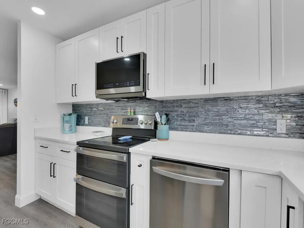 1027 SE 46th Lane Cape Coral FL 33904