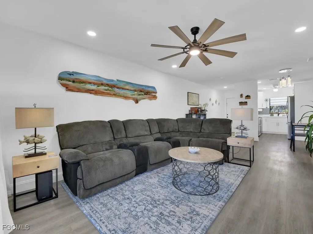 1027 SE 46th Lane Cape Coral FL 33904