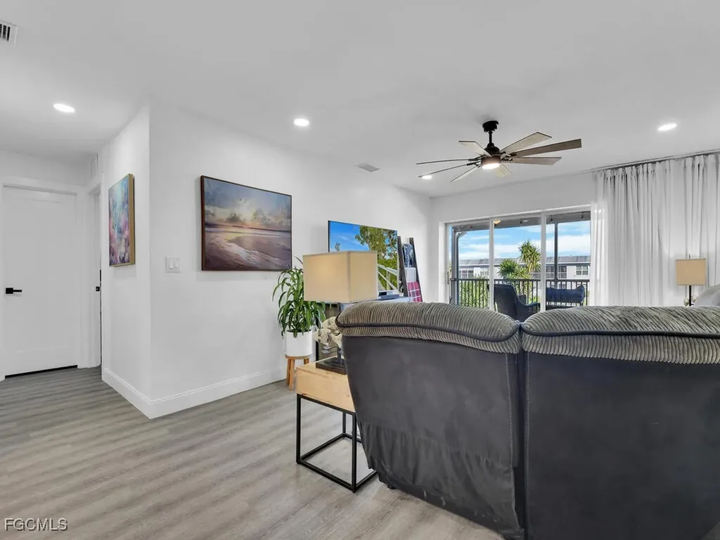 1027 SE 46th Lane Cape Coral FL 33904