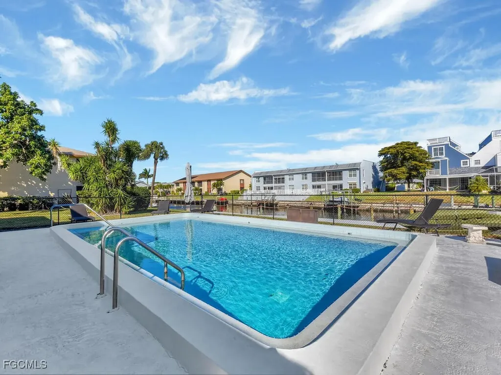 1027 SE 46th Lane Cape Coral FL 33904
