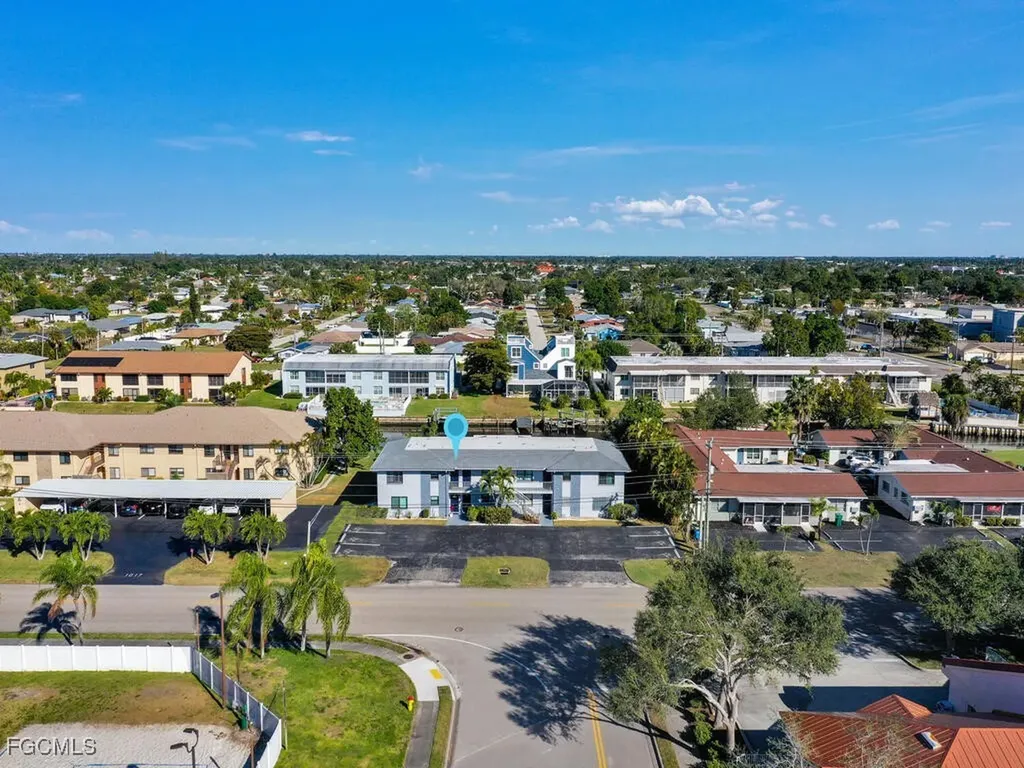 1027 SE 46th Lane Cape Coral FL 33904