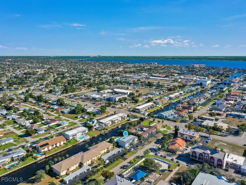 1027 SE 46th Lane Cape Coral FL 33904