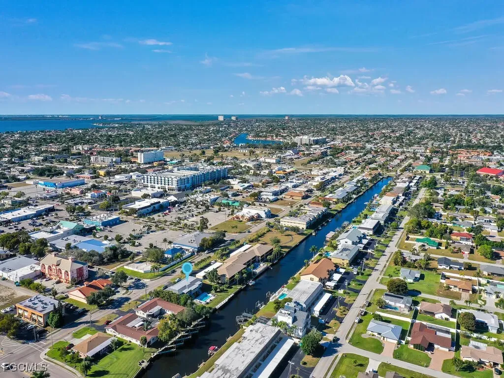 1027 SE 46th Lane Cape Coral FL 33904