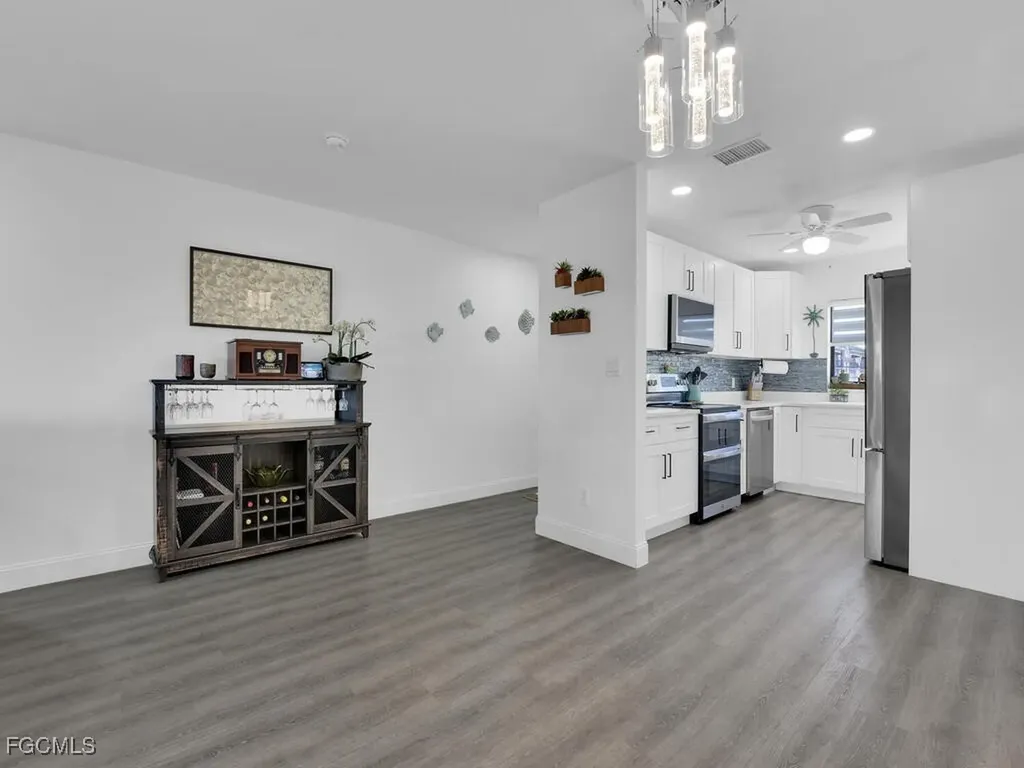 1027 SE 46th Lane Cape Coral FL 33904