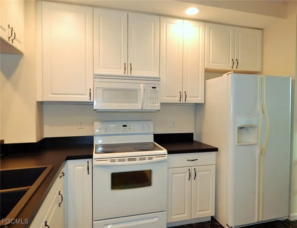 1113 Van Loon Commons Circle Cape Coral FL 33909