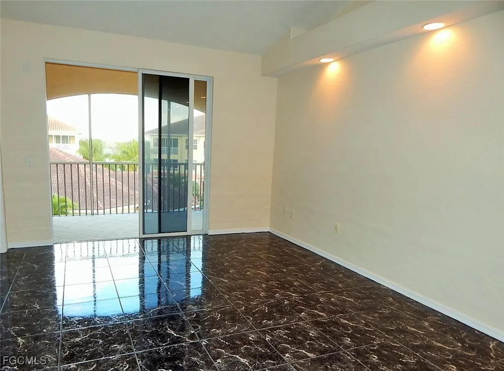 1113 Van Loon Commons Circle Cape Coral FL 33909