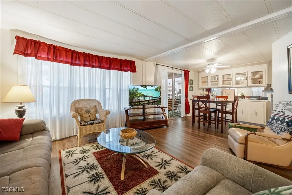 512 Crampton Lane North Fort Myers FL 33903