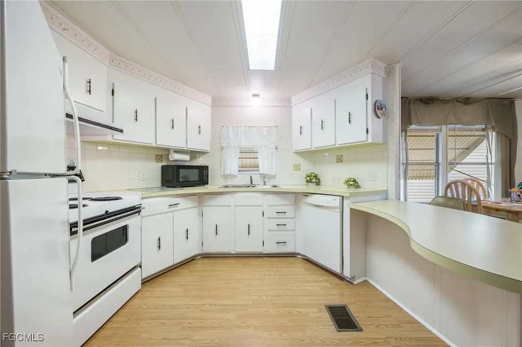 512 Crampton Lane North Fort Myers FL 33903