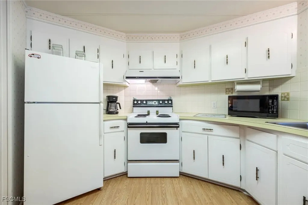 512 Crampton Lane North Fort Myers FL 33903