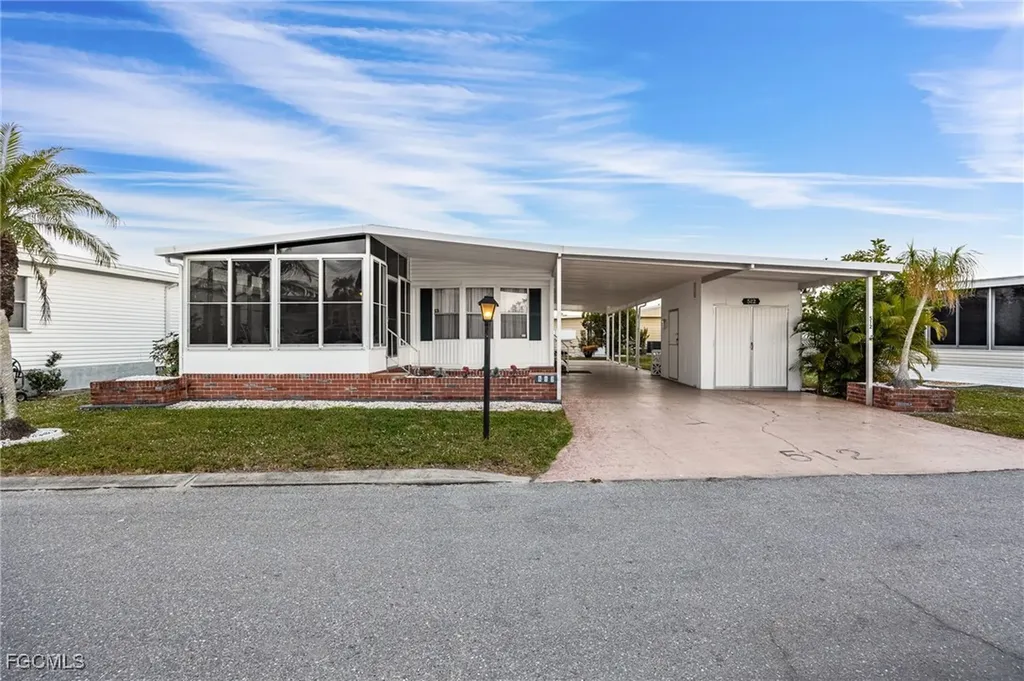 512 Crampton Lane North Fort Myers FL 33903