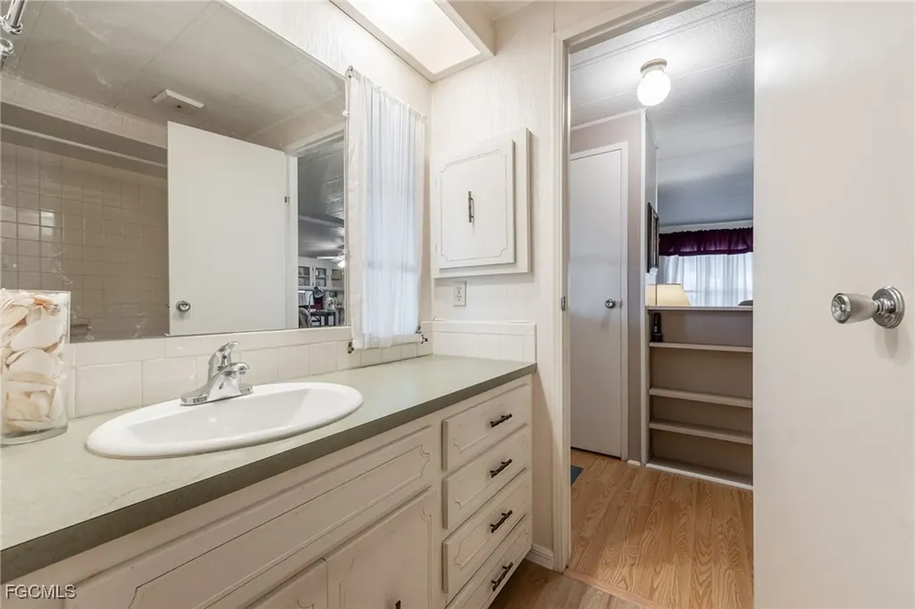 512 Crampton Lane North Fort Myers FL 33903