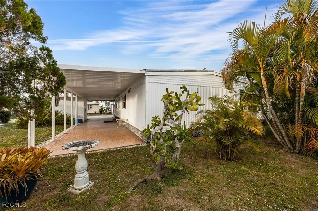 512 Crampton Lane North Fort Myers FL 33903