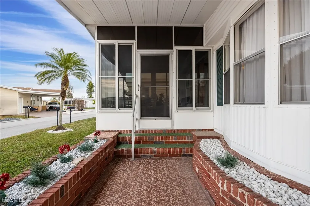 512 Crampton Lane North Fort Myers FL 33903