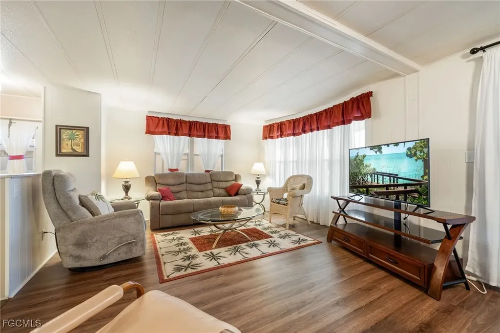 512 Crampton Lane North Fort Myers FL 33903