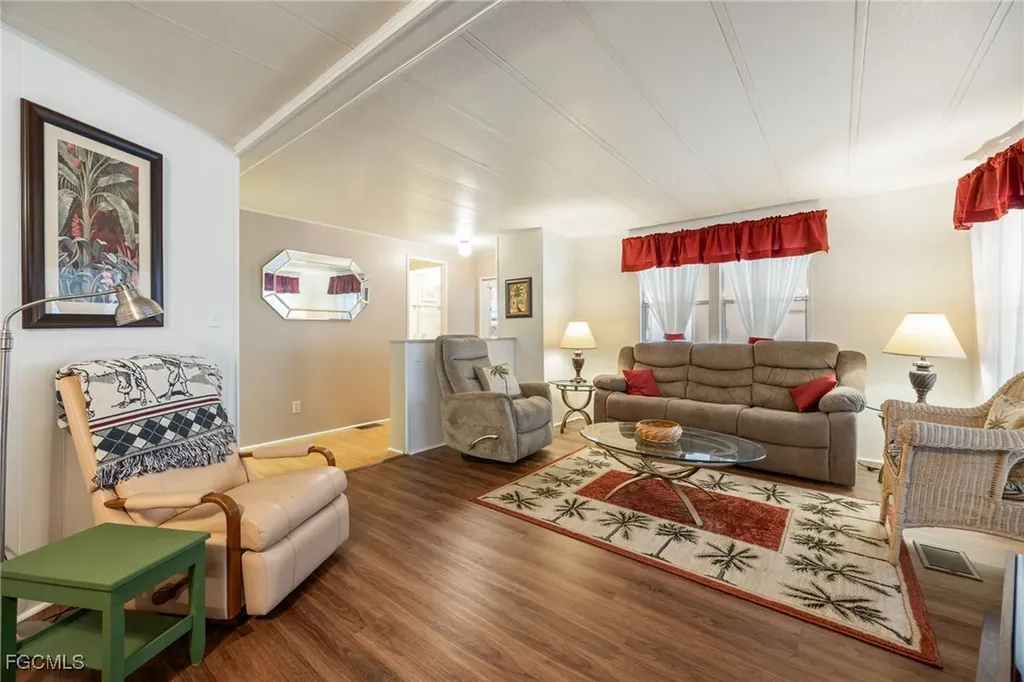 512 Crampton Lane North Fort Myers FL 33903