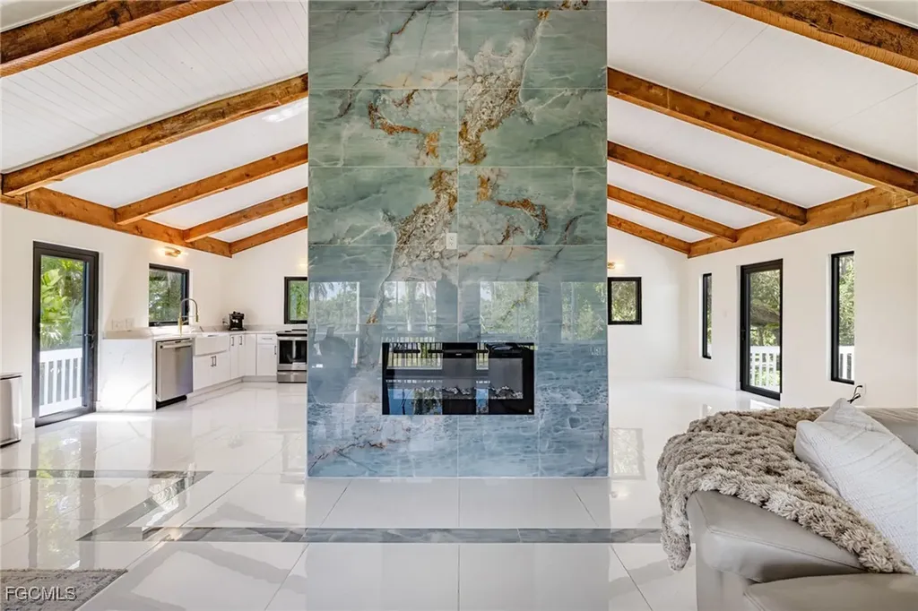 19481/483 S River Road Alva FL 33920