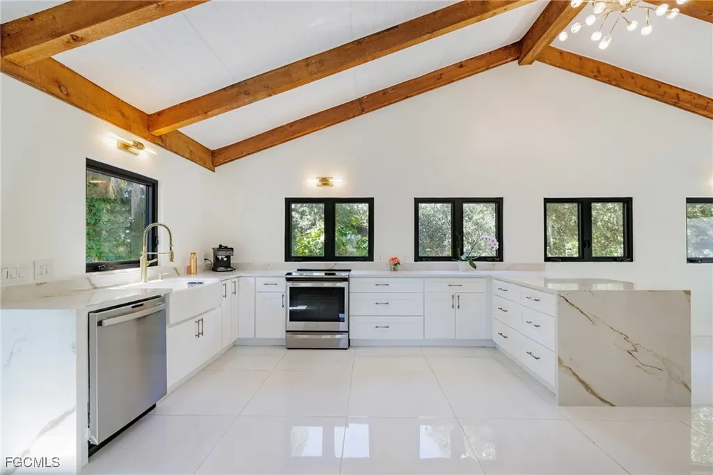 19481/483 S River Road Alva FL 33920