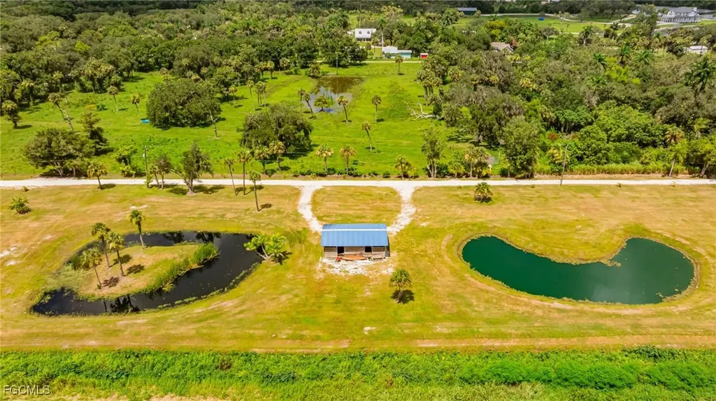 19481/483 S River Road Alva FL 33920